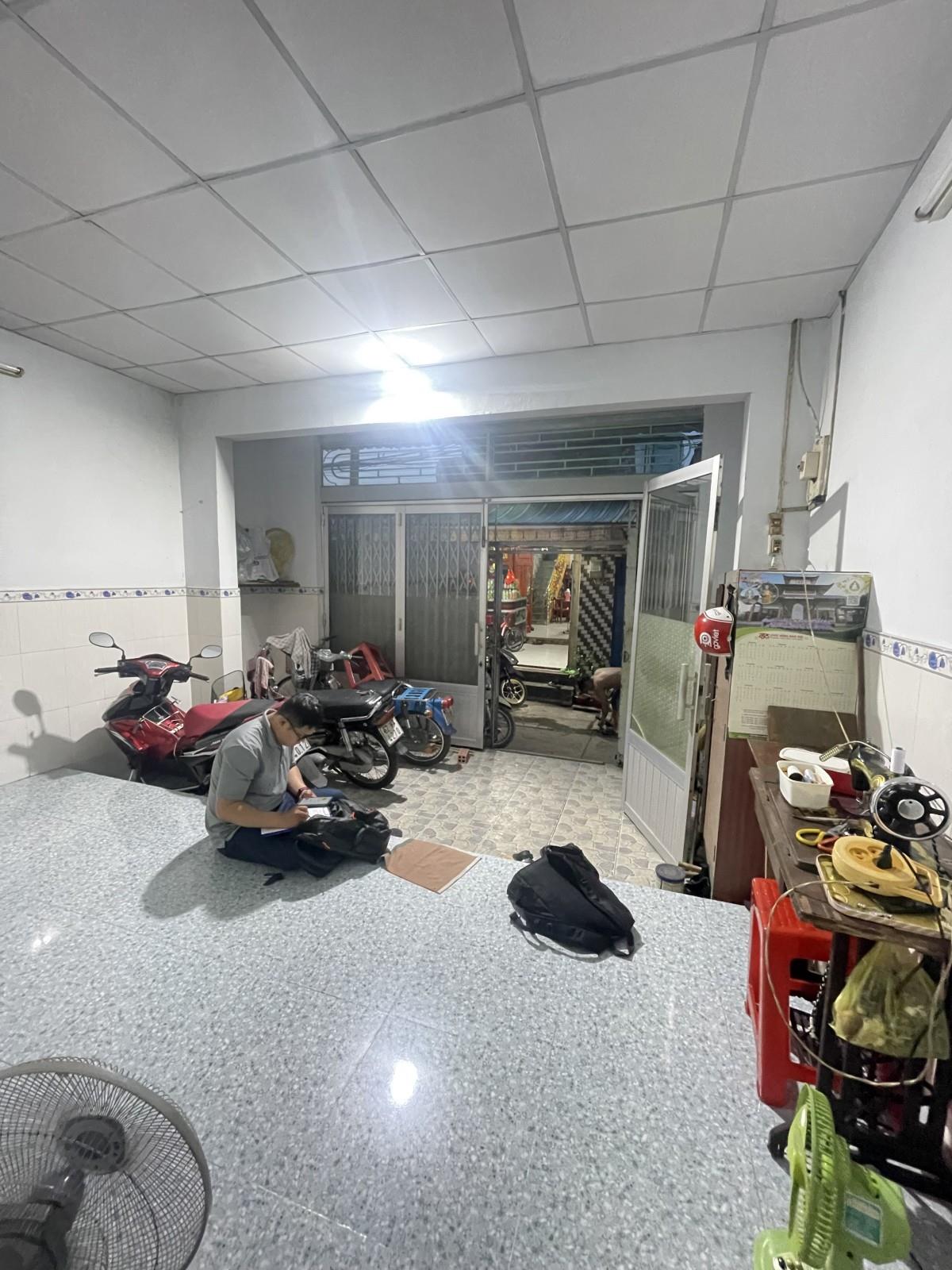 BÁN NHÀ 2 TẦNG, 53M2, NGÕ TỈNH LỘ 10, TÂN TẠO, BÌNH TÂN - GIÁ CHỈ 3.7 TỶ - SỔ HỒNG CHÍNH CHỦ - Ảnh 1